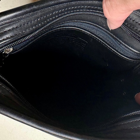 Vintage COACH Leather Camera Crossbody Bag 9817 - Picture 11 of 12